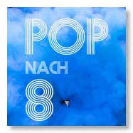 Pop-nach-8-Logo inmitten von blauem Rauch