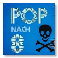 Totenkopf auf blauem Grund und das Pop-nach-8-Logo